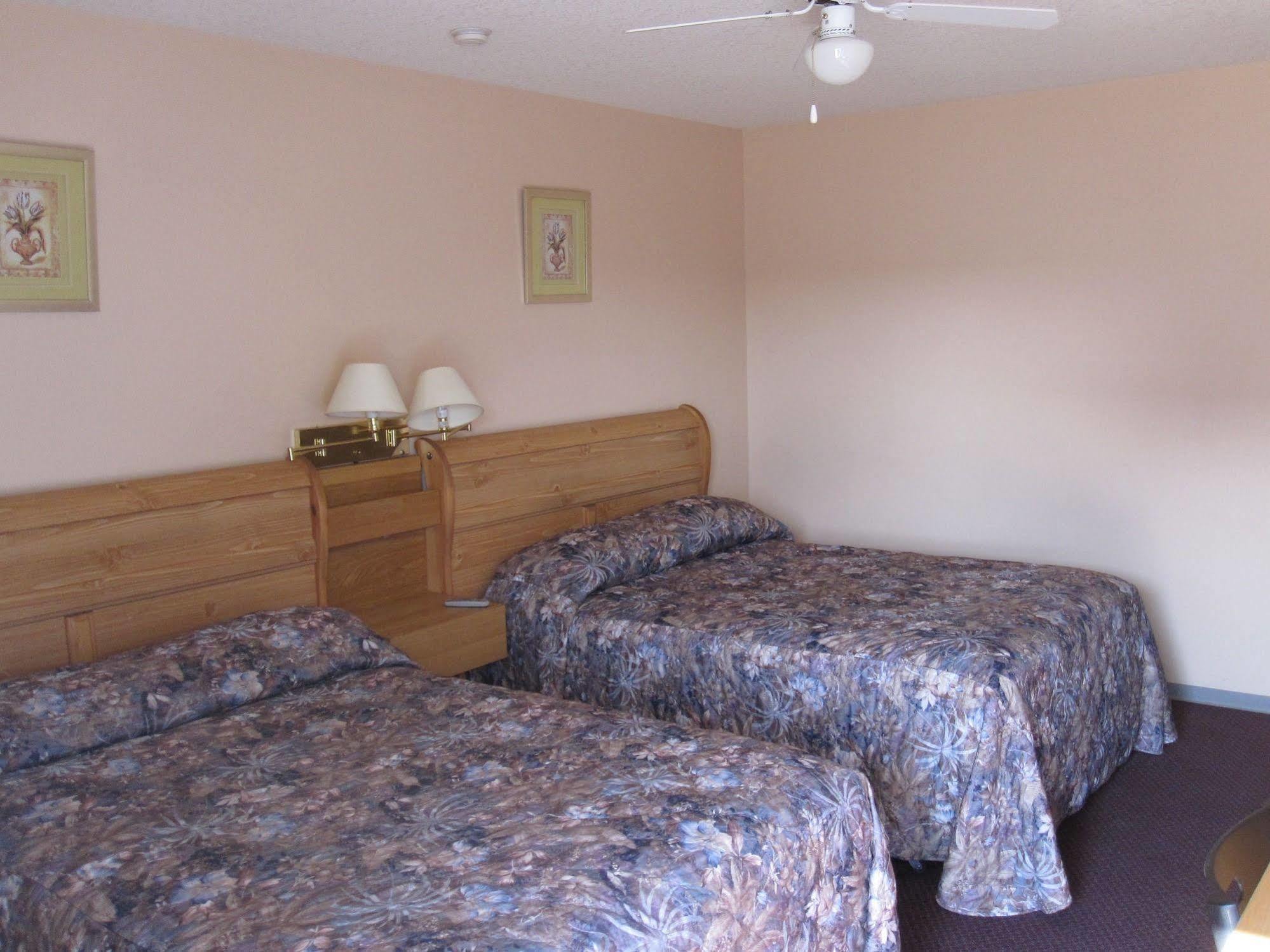 Aries Motel Edson Exterior photo